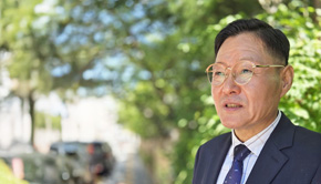 양쪽 눈 망막 혈관 파열로 인한 시력저하를 치료받았습니다                                                                                               