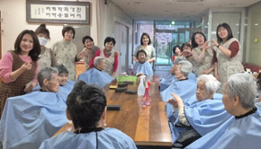 만민중앙교회 미용인선교회, 사회복지시설서 어르신위한 미용 봉...